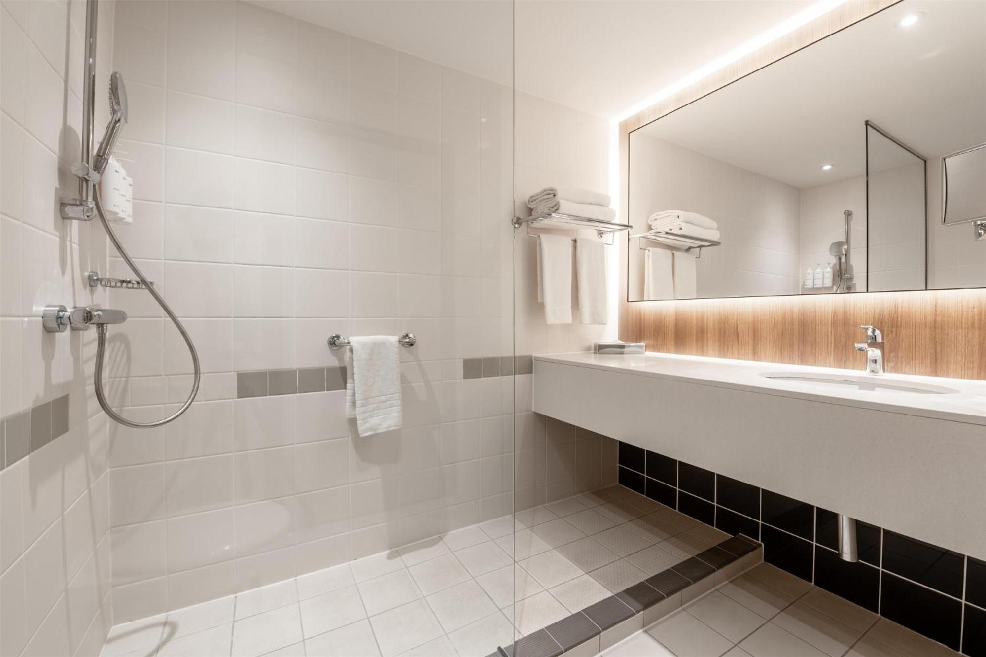 Radisson Centre, A Verified Net Zero 4*