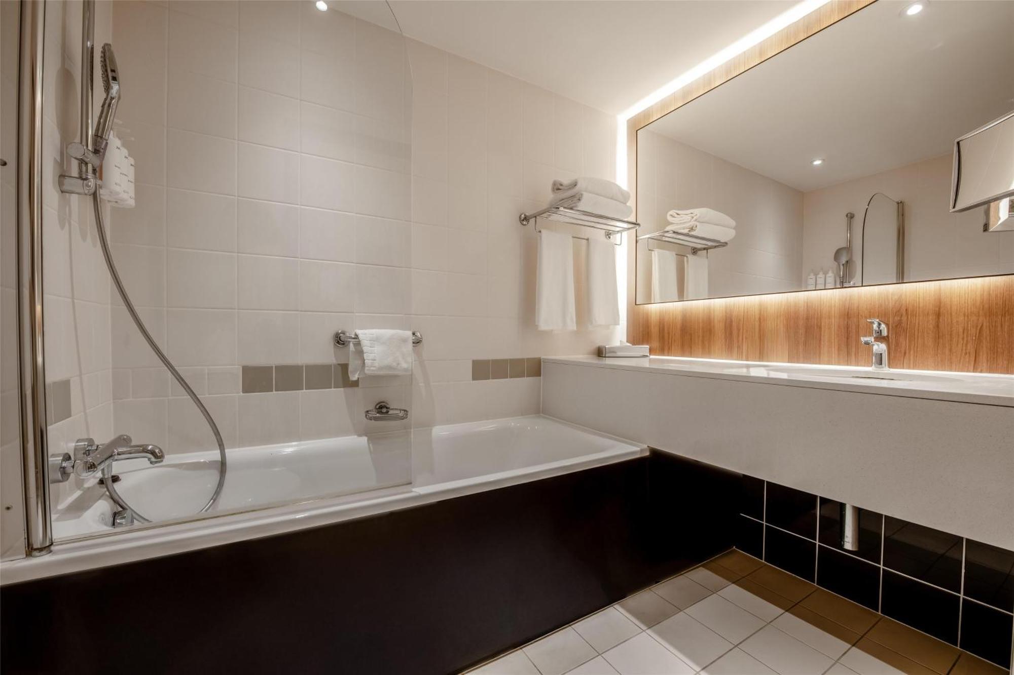 Radisson Centre, A Verified Net Zero 4* Manchester